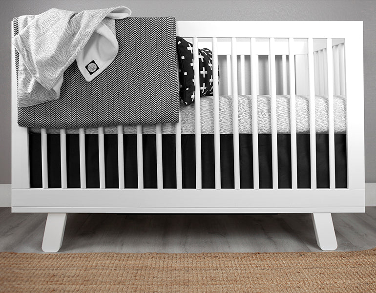 Dashing Deluxe Crib Bedding Set